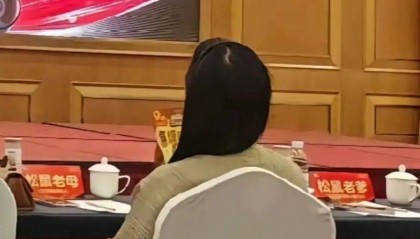 “鼠标垫”“鼠键盘”……入职要冠鼠姓，三只松鼠回应