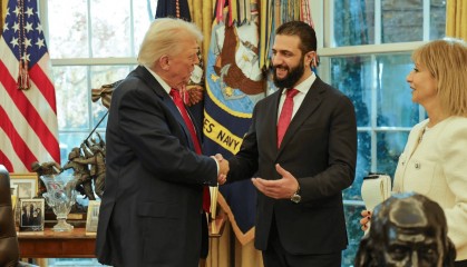 没有国旗和摄像机 特朗普在白宫低调会见叙政权领导人