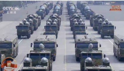 高市早苗不自量力，美媒发出警告：日本如果走错半步，中国万枚导弹将降临！