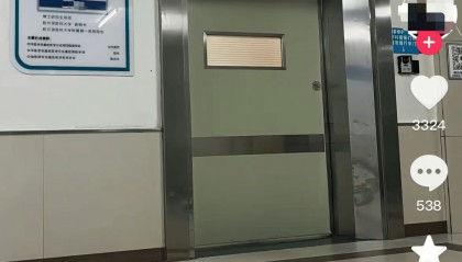 网红发文悼念婆婆:吃了邻居送的蘑菇中毒,抢救四天四夜死亡!这些蘑菇避毒原则可能是陷阱→