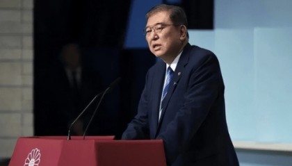 日本首相指名选举推迟五天，高市早苗一反常态，自公两党联盟瓦解，各派推举新候选人