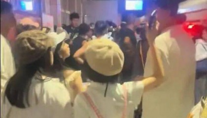 大连地铁发生故障停运一小时,目击者称看到120和警车,工作人员否认列车和人相撞,故障原因在落实中