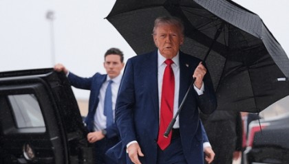 中方反制第5天，美官员发现：中方电话打不通了，这下彻底没招了，贝森特措辞改变了