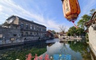 山东济南：王府池子上演“天空之镜”