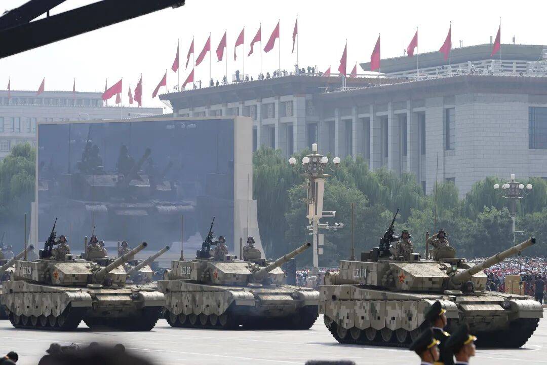 九三阅兵重磅武器汇总来了，完整视频+高清大图！中国军队装备已经Next Level，军迷变军盲