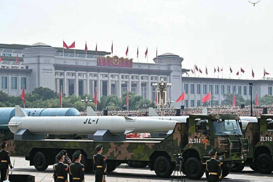 九三阅兵重磅武器汇总来了，完整视频+高清大图！中国军队装备已经Next Level，军迷变军盲