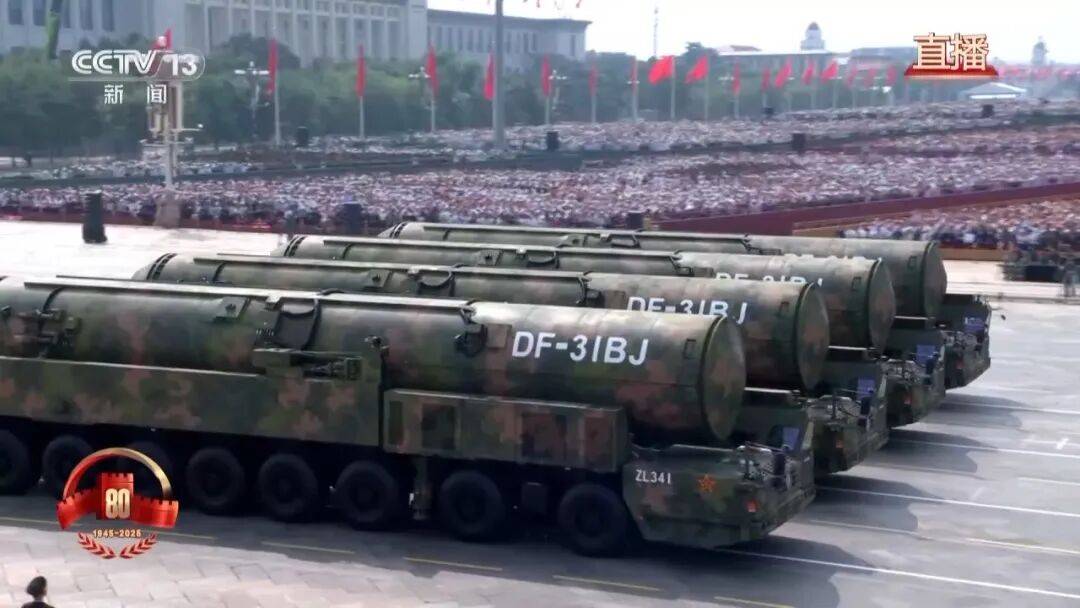 九三阅兵重磅武器汇总来了，完整视频+高清大图！中国军队装备已经Next Level，军迷变军盲