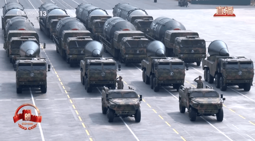 九三阅兵重磅武器汇总来了，完整视频+高清大图！中国军队装备已经Next Level，军迷变军盲