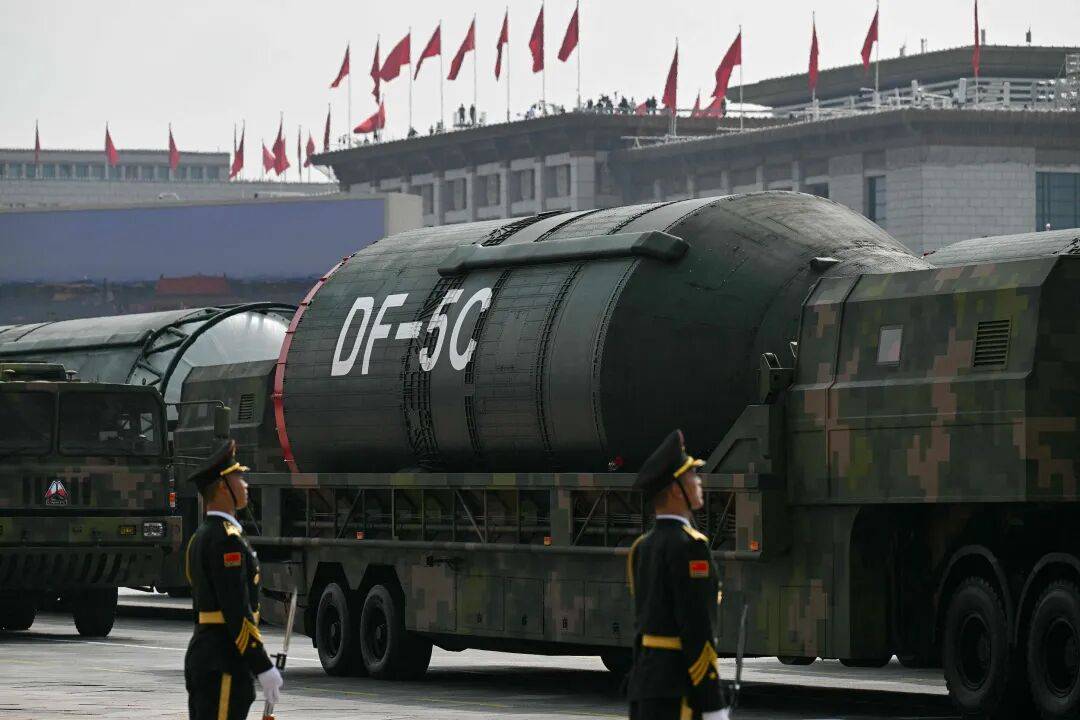 九三阅兵重磅武器汇总来了，完整视频+高清大图！中国军队装备已经Next Level，军迷变军盲