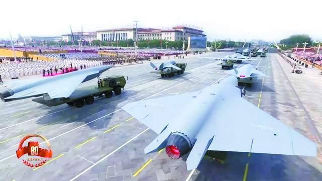 九三阅兵装备让外媒“大吃一惊”