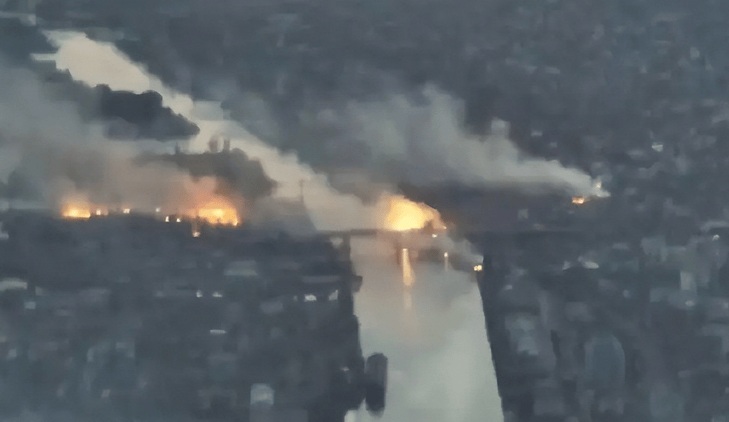 血拼一夜!俄军敢死队冲入赫尔松,远火大开杀戒,乌军机器人参战