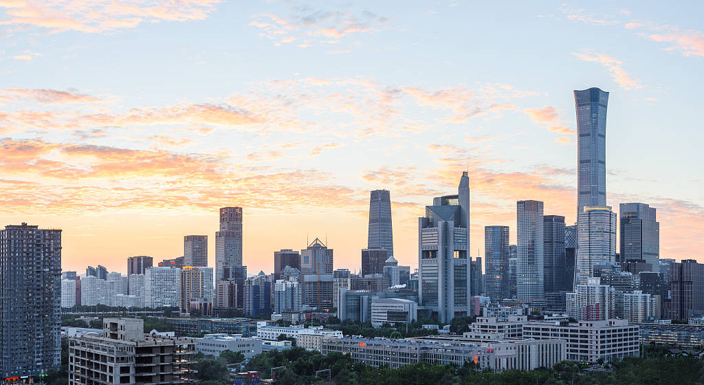 全国房价跌回2016年致居民财富缩水近40万亿,中央财办原副主任:调控思路要尽快转向,应该“支持房价上涨”!