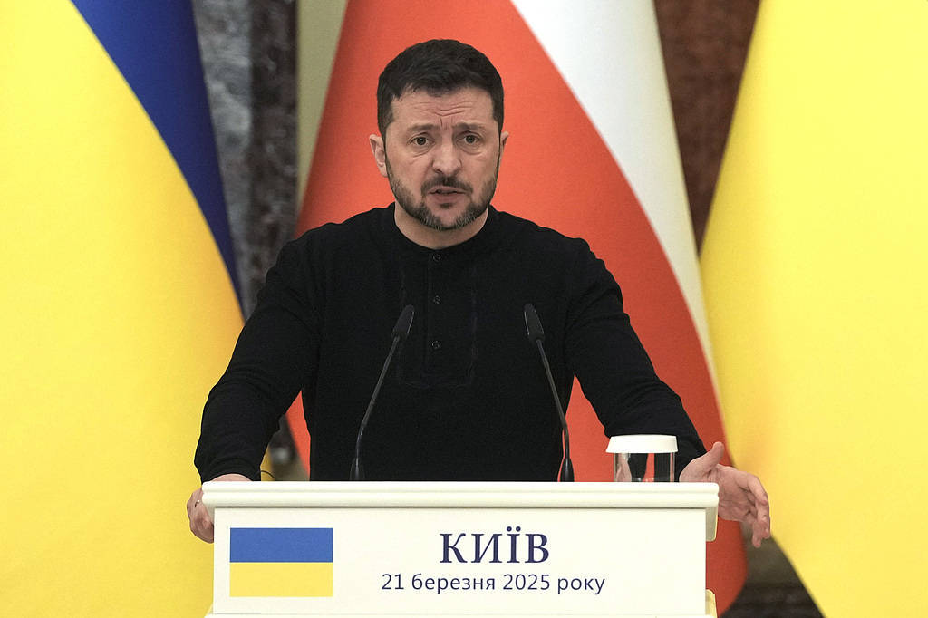 加拿大宣布对俄实施新制裁！乌外交部：至少年底前不会与俄方和谈！俄外交部回应