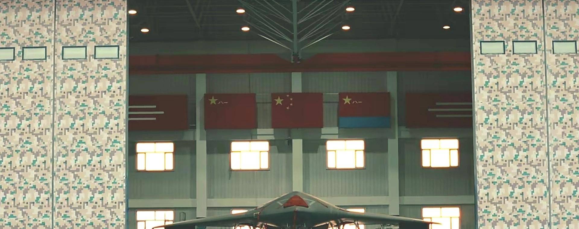 福建舰入列后,世界最强踹门小队也来了:打头的不是歼-20和歼-35