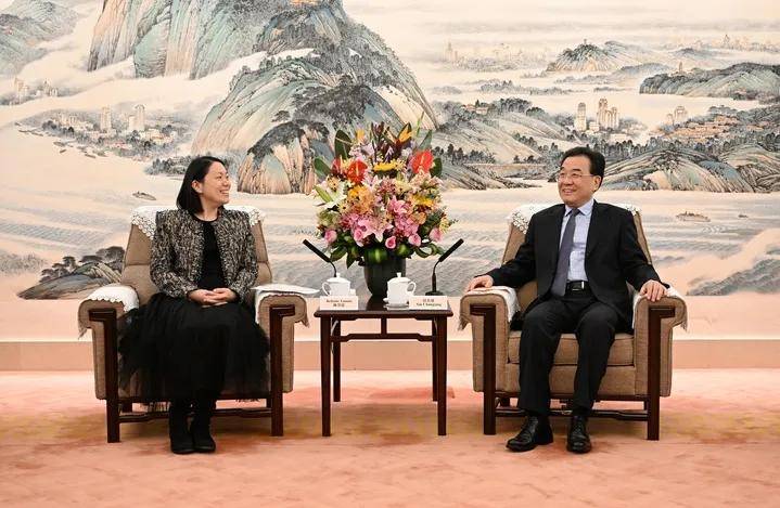 江苏省委书记会见的最年轻外资企业家二代，什么来头？