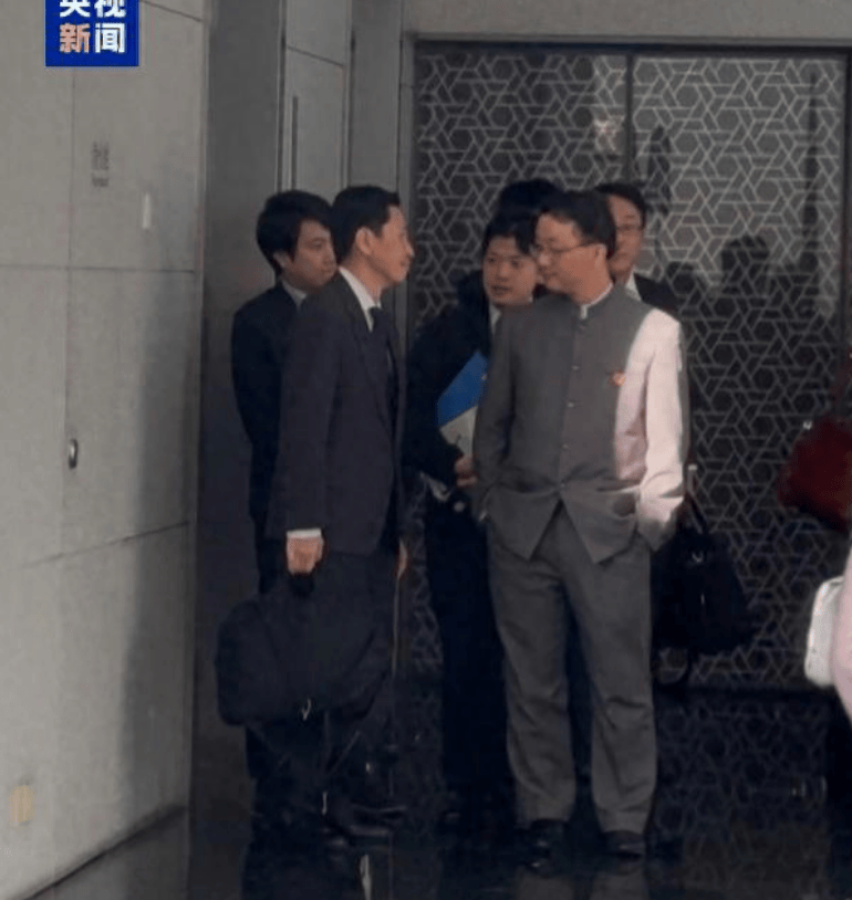 高市早苗派来的特使表现毫无诚意，刘司长直言“不满意”，连外交礼仪都不用了