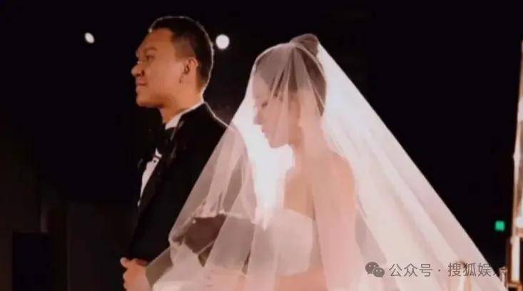 官宣与年下弟弟的新恋情!姐姐离婚后审美火速升级了?!
