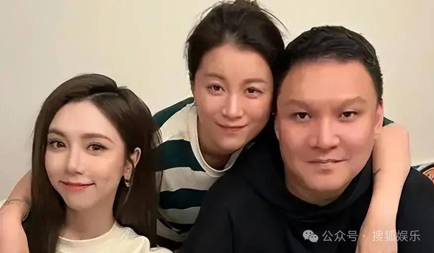 官宣与年下弟弟的新恋情!姐姐离婚后审美火速升级了?!