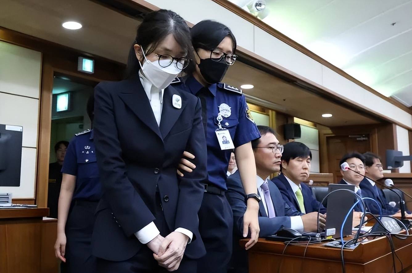 致命一击？金建希招出来的最新口供，成了压垮尹锡悦的最后一根稻草
