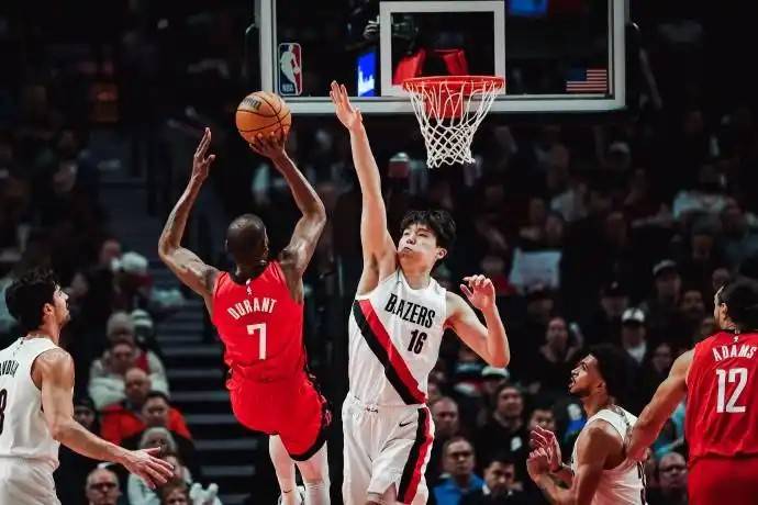 NBA|杨瀚森拿下3分3篮板 得到开拓者主帅夸赞